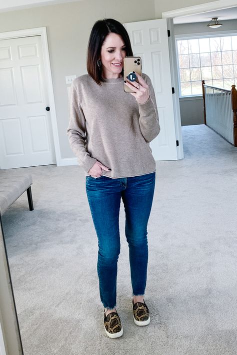 A 40-something suburban mom of three teenagers shares everyday outfits and how to stay stylish without being a slave to fashion! Suburban Mom Outfit, Black Cashmere Turtleneck, Suburban Mom, Haircut Inspo, Jolynne Shane, Mom Of Three, Outfit Ideas For Women, Leopard Sweater, Casual Tie