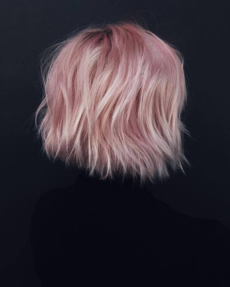 Pink Short Hair, Pastel Pink Hair Color, Hair Color Spray, Light Pink Hair, Kristin Ess, Pastel Pink Hair, Hair Color Pink, Short Wavy, Pastel Hair