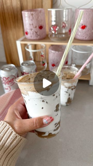 Dr Pepper And Marshmallow Fluff, Aurelie Erikson, Marshmallow Drink, Coca Cola Recipes, Cola Recipe, Diet Dr Pepper, Coke Drink, Cabin Weekend, Coca Cola Drink