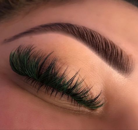 Dark Green Lash Extensions, Lashes With Green Color, Green Lash Extensions Styles, Red And Green Lash Extensions, Lash Extensions With Green, Green Lashes Extensions, Green Lash Extensions, Green Eyelash Extensions, Colored Lash Extensions Styles