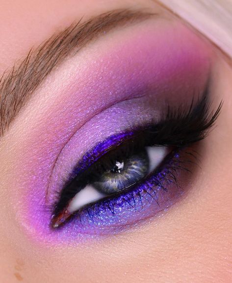 Eye makeup/ eye shadow looks/ violet Faces Drawing, Evening Eye Makeup, Bold Eye Makeup, Performance Makeup, Prom Eye Makeup, Makeup Images, Purple Eye Makeup, Pink Eye Makeup, Cute Eye Makeup