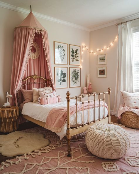 Welcoming Vintage Boho Chic House!!🔥🔥🧡🧡 Pink Cowgirl Room Ideas, Boho Cowgirl Bedroom, Western Girls Room, Pink Boho Room, Blush Boho Bedroom, Girly Western Bedroom, Boho Room Aesthetic, Boho Chic House, Boho Girls Room