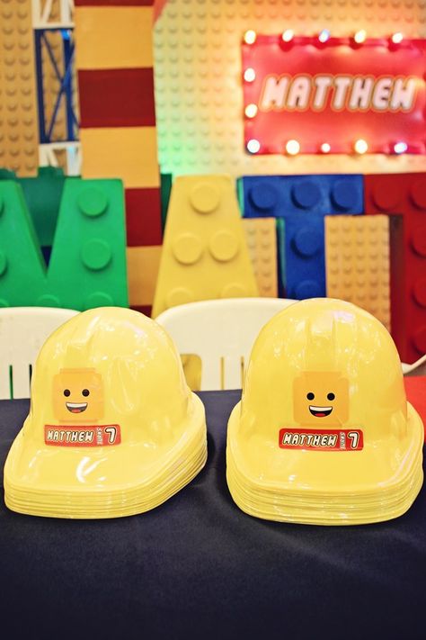 Lego Theme Party, Lego Party Decorations, Lego Movie Party, Lego Themed Party, Lego Party Ideas, Lego Universe, Lego Theme, Movie Themed Party, Lego Land