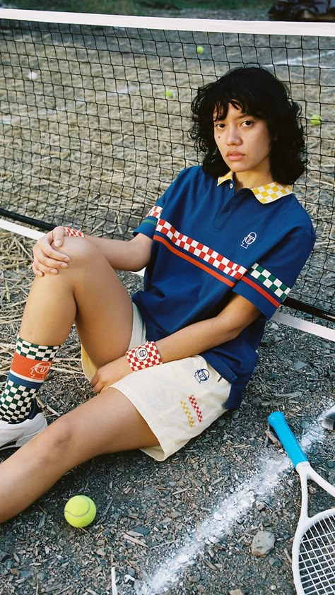 Vintage Tennis Outfit Women, Bloke Core Outfits Woman, Vintage Tennis Outfit, Sports Shirt Outfit, Tennis Streetwear, Polo Streetwear, Retro Tennis, Sport Shirt Design, Retro Sportswear