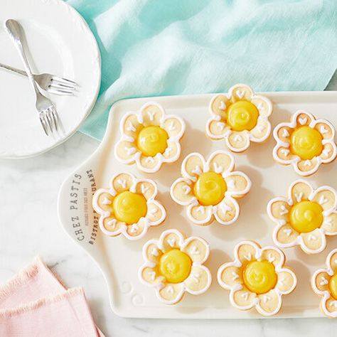 Flower Lemon Tarts, Sugar Cookie Flowers, Cookie Flowers, Flower Shaped Cookies, Flower Sugar Cookies, Lemon Flowers, Stonewall Kitchen, Pastry Shells, Cookie Cups