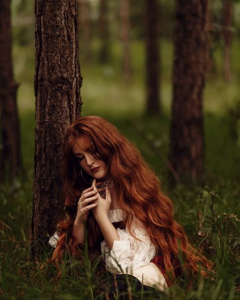 shout out to trees i love them #forest #forestphotography #forestlovers #slowliving #vintagecamera #redhead #redheadgirl #mermaidhair #heatlesscurls #wavyhair #cottagestyle #cottagestyle #cottagecoreaesthetic #goblincore #longhair #longhaircommunity #longhairgoals #hairlove Long Hair Community, Floral High Low Dress, Figure Reference, Heatless Curls, Fantasy Photography, Cottage Core Aesthetic, Forest Photography, Redhead Girl, Very Long Hair