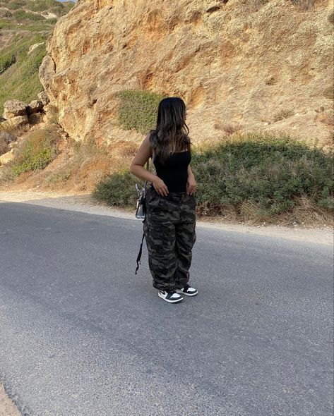 #outfits #streetstyle #inspo #outfitideas #cargo #camocargo #bodysuit #outfitgoals Black Cargo Pants Outfit, Camo Car, Cargo Outfit, Cargo Pants Outfit, Black Cargo Pants, Camo Pants, Black Cargo, Your Girl, Outfit Goals