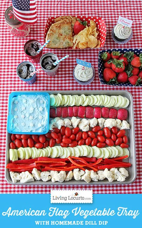 American Flag Vegetable Tray Platter & Dill Dip Recipe. Easy patriotic party veggie tray. LivingLocurto.com Veg Tray, Dill Dip Recipe, Dill Dip Recipes, Pizza Easy, Dill Dip, Eat Vegetables, Healthy Appetizer, Patriotic Food, Vegetable Tray