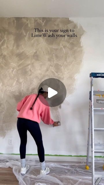 How To Limewash Interior Walls, Stone Wash Wall, Diy Limewash Walls, Limewash Walls Living Rooms, Dark Limewash Walls, Faux Limewash Walls, Diy Limewash Paint, Limewash Walls Interiors, Meoded Paint