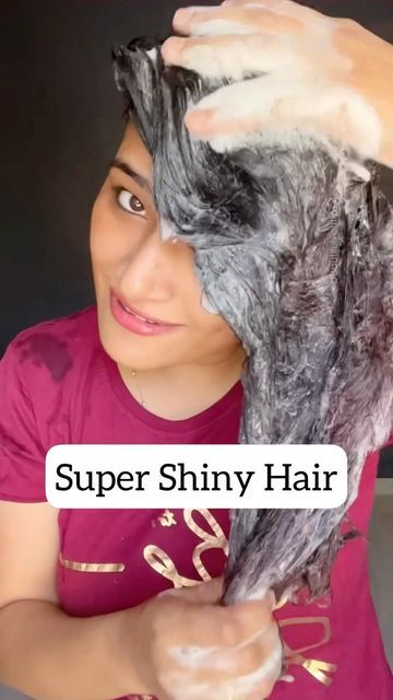 115K Likes, 302 Comments - 𝑩𝒆𝒂𝒖𝒕𝒊𝒇𝒖𝒍 𝒀𝒐𝒖 𝑭𝒐𝒓𝒆𝒗𝒆𝒓 (@beautifulyouforever) on Instagram: "Result in 1 day😲shiny hair like so clean and fresh. hack for long, strong & shiny hair. Try th..." Hair Pack For Smooth Hair, Shampoo Hacks For Smooth Hair, Egg Pack For Hair, How To Get Shiny Hair, Vitamin E Capsules For Hair, Silky Hair Shampoo, Shampoo Hacks, Diy Hair Shampoo, Hair Washing Tips