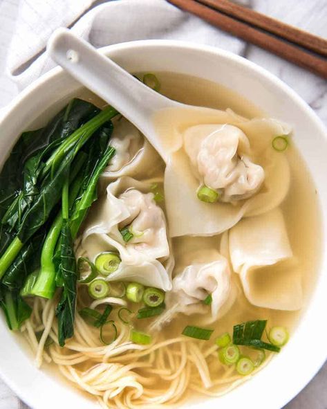 Chinese Wonton Soup Recipe, Shrimp Jumbo, Shrimp Wonton Soup, Wonton Soup Easy, Wonton Noodle Soup, Wonton Soup Recipe, Shrimp Wonton, Baking Spices, Chinese New Year Food