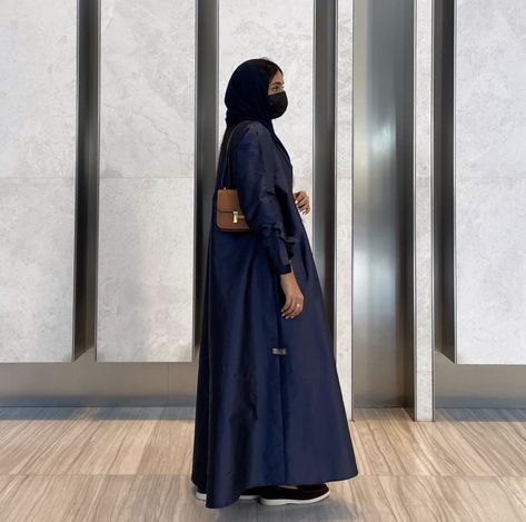 Dark Blue Abaya, Maxi Coat Outfit, Navy Abaya, Navy Blue Abaya, Abaya Aesthetic, Khaleeji Abaya, Trad Wife, Blue Abaya, Baby Artwork