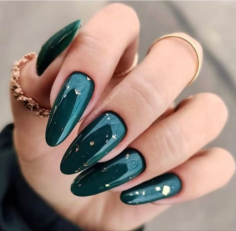 Nails Jewel Tones, Emerald Nails, Green Acrylic Nails, Dark Green Nails, Winter Nails Acrylic, Christmas Gel Nails, Green Nail, Christmas Nails Acrylic, Festival Nails