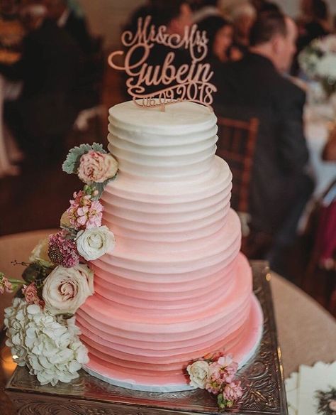 Ombre Wedding Flowers, Pink Ombre Wedding Cake, Pink Ombre Wedding, Wedding Bakery, Blush Wedding Cakes, Wedding Cake Ombre, Pink Wedding Decorations, 3 Tier Wedding Cakes, Cakes Design