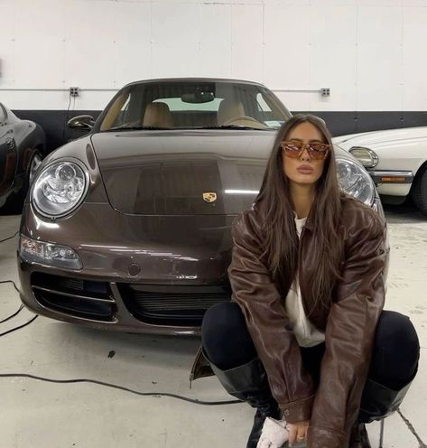 Porsche Mum Aesthetic, Golden Brunette, Super Rich Kids, Classy Cars, Future Lifestyle, Rich Kids, Future Me, Dream Lifestyle, Car Girl