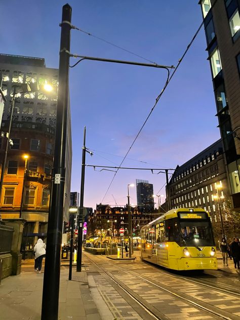 Birmingham Uk Aesthetic Night, Manchester In Winter, Manchester Astetic, Manchester Night Aesthetic, Living In Manchester, Uk Universities Aesthetic, Manchester England Aesthetic, Manchester At Night, Manchester Apartment Aesthetic