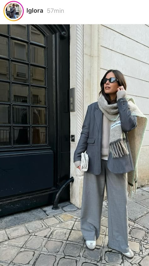 Oversized Grey Blazer Outfit, Grey Oversized Blazer Outfit, Grey Blazer Women Outfit, Wool Blazer Outfit Women, Pastel Ootd, Grey Blazer Women, Grey Blazer Outfit, Oversized Blazer Outfit, Grey Sweater Outfit