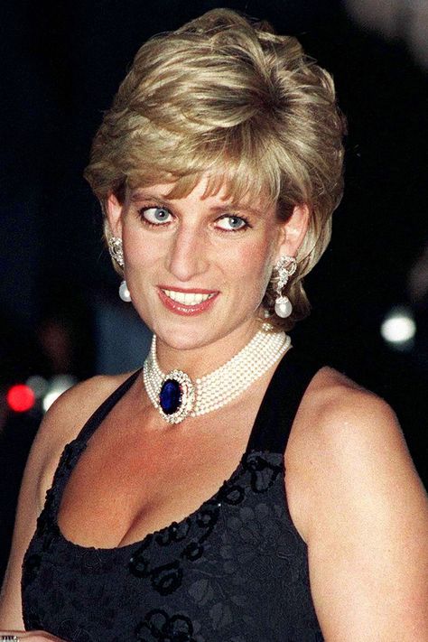 Diana Hairstyles, Diana Haircut, Princess Diana Hair, Princess Diana Photos, Princes Diana, Diana Fashion, Athletic Hairstyles, Princess Hairstyles, Lady Diana Spencer