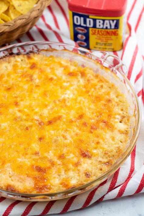 This Maryland crab dip recipe is the perfect addition to any party or gathering. With a blend of creamy mayonnaise, sharp cheddar cheese, flavorful Old Bay seasoning, and succulent crab meat, this dip is the perfect combination of rich and savory and cheesy! Old Bay Crab Dip, Maryland Crab Dip Recipe, Maryland Crab Dip, Baked Crab Dip, Hot Crab Dip Recipe, Crab Dip Recipe, Dip Recipes Hot, Hot Crab Dip, Crab Dip