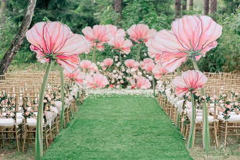 Oversized poppies line the aisle and ceremony backdrop ~ we ❤ this! moncheribridals.com Lily Decor, Spring Wedding Decorations, Dusty Rose Wedding, Paper Flowers Wedding, Giant Flowers, Giant Paper Flowers, Wonderland Wedding, Salou, Ceremony Backdrop