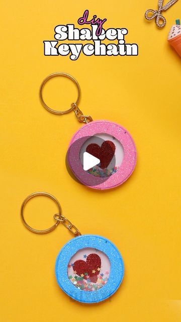 Diy Keyring Handmade Gifts, Keyrings To Make, Handmade Keychains Diy Gift Ideas, How To Make Keychains, Diy Keyring, Keychain Ideas, Handmade Keychains, Heart Keychain, Diy Keychain