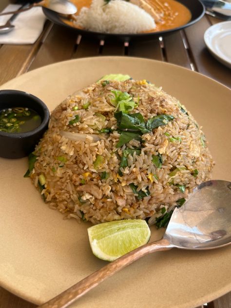 thai fried rice @ hanuman thai eatery (costa mesa, california) Asian Food Ideas, Hanuman Thai, Thai Spicy Fried Rice, Thai Pork Fried Rice, Fried Rice Aesthetic, Thai Basil Chicken Fried Rice, Spicy Basil Fried Rice Thai, Bangkok Fried Rice, Yummy Asian Food