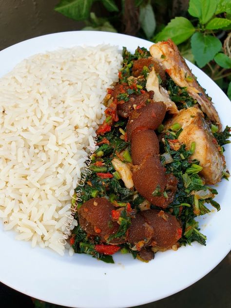 Callaloo Recipe, Efo Riro, Nigerian Dishes, Uni Meals, African Recipes Nigerian Food, Minute Rice, Nigerian Recipes, Africa Food, Corn Recipe