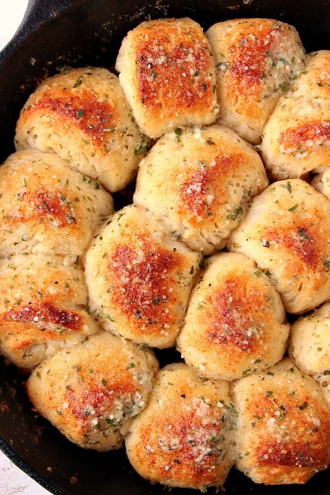 Garlic Parmesan Skillet Rolls Recipe Card Skillet Rolls, Cast Iron Skillet Cooking, Buttery Rolls, Garlic Recipe, Iron Skillet Recipes, Easy Skillet, Cast Iron Skillet Recipes, Cast Iron Recipes, Cast Iron Cooking