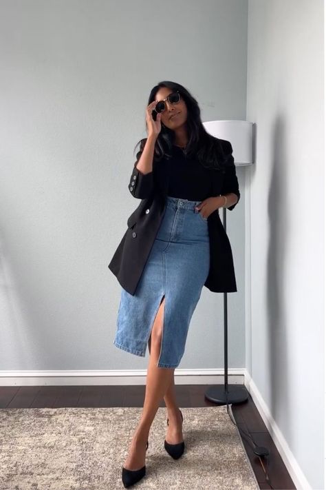 Denim Fall Outfit, White Denim Skirt Outfit, Midi Skirt Outfit Fall, London Spring Outfit, Denim Denim Outfit, Midi Skirt Outfit Ideas, Denim Outfit Fall, Denim Midi Skirt Outfit, White Denim Outfit