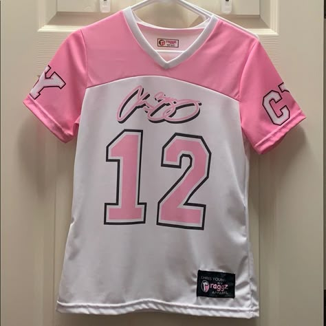 Never Worn, Soft Jersey Material Has Two Stains Pictured, Not Sure Where Those Came From. It’s Been Stored For A While. Smoke Free Home. Bundle And Save! Birthday Jersey Ideas, Jerseys Aesthetic, Pink Jersey Design, Cute Jersey Outfits, Paper Jersey, Pink Basketball Jersey, Jersey Costume, Olympics Costume, Cute Jersey