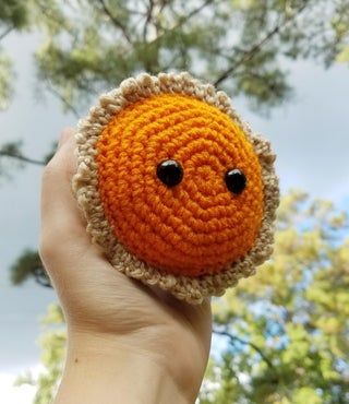 Pumpkin Pie Amigurumi, Crochet Pumpkin Pie Free Pattern, Pumpkin Pie Crochet, Crochet Pumpkin Pie, Pie Crochet, Pumpkin Pies, Crochet Plush, Sweet Pumpkin, Crochet Food