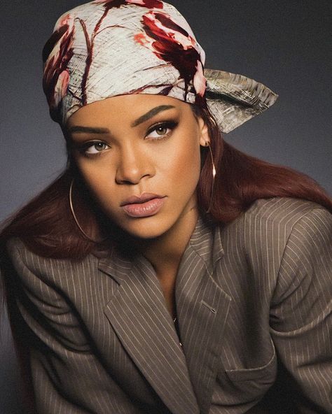 Robyn Fenty, Looks Rihanna, Rihanna Love, Rihanna Outfits, Rihanna Looks, Rihanna Riri, Hair Scarf Styles, Rihanna Style, Model Pose