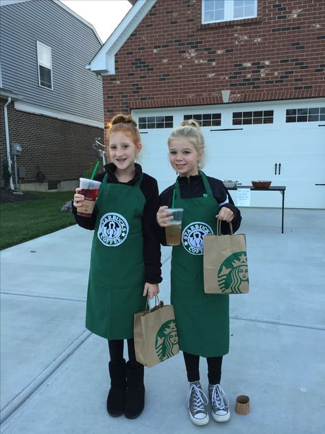 Starbucks Baristas Costume Halloween Starbuck, Starbucks Costumes Halloween, Diy Halloween Costumes Starbucks, Starbucks Barista Halloween Costume, Starbucks Halloween Costume Women, Starbucks Worker Costume, Starbucks Costume Kids, Starbucks Costume Diy, Starbucks Costume Womens