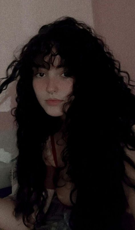 Long Curly Black Hair Pale Skin, Black Curly Hair Bangs, Black Curly Hair With Bangs, Black Curly Hair Pale Skin, Black Curly Hair Aesthetic, Curly Long Hair With Bangs, Curly Wispy Bangs, Black Curly Hair Girl, Curly Hair With Straight Bangs