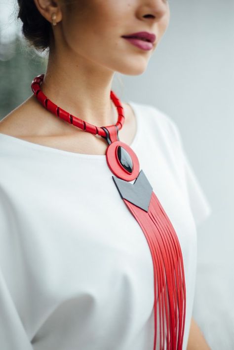 Beautiful Leather Jewellery and Panels, фото № 16 Leather Choker Necklace, Leather Jewellery, 2020 Fashion Trends, Buy Necklace, Textile Jewelry, Leather Chokers, Leather Diy, Fabric Jewelry, Mode Inspiration