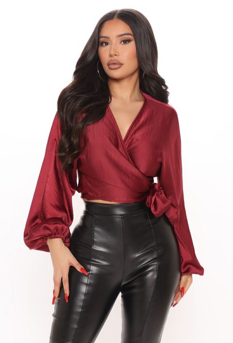 Satin Top Outfit, Satin Blouse Outfit, Leather Leggings Fashion, Satin Blouse, Satin Top, Women Shirts Blouse, Shirts Blouses, Leggings Fashion, Outfits With Leggings