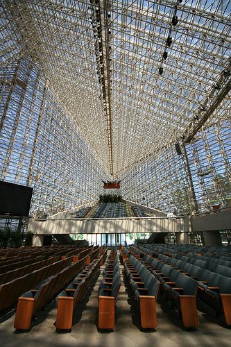 Crystal Cathedral IMG_0606 Garden Grove California, Crystal Cathedral, Name Of God, Philip Johnson, Church Stage Design, Church Stage, Church Windows, Space Frame, Garden Grove