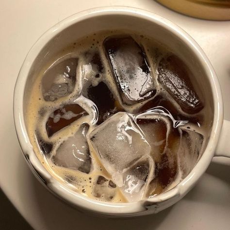 Coffee Obsession, Brown Aesthetic, What’s Going On, Coffee Addict, Coffee Break, Coffee Time, Aesthetic Food, Cappuccino, Iced Coffee