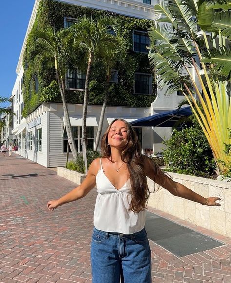 San Diego Aesthetic Outfits, California Thanksgiving, San Diego Photoshoot, San Diego Outfits, San Diego Aesthetic, Instagram Goals, Insta Poses, Noah Kahan, Summer Pics