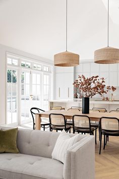 Lifestyle Co, Southern Interior, Cane Dining Chairs, California Bungalow, Minimal Kitchen, Bungalow Homes, Linen Interior, Modern Victorian, Cosy Home