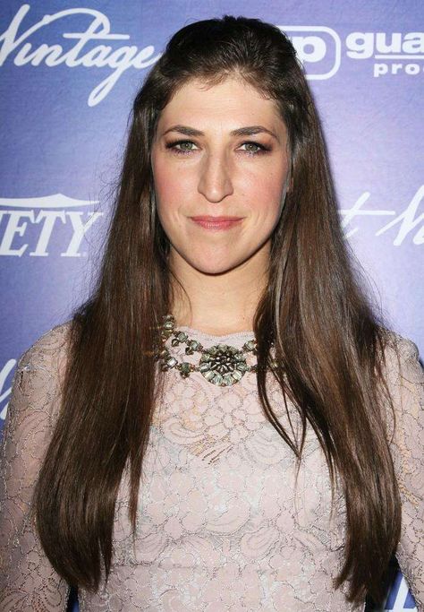 8 #Orthodox #Jewish #Celebrities - Follow us! Pinterest.com/Ranker Jewish Women Fashion, Ashkenazi Jews, Mayim Bialik, Jewish Girl, Jewish Women, Jewish Culture, Celebrity List, Beautiful Women Over 40, Soft Summer