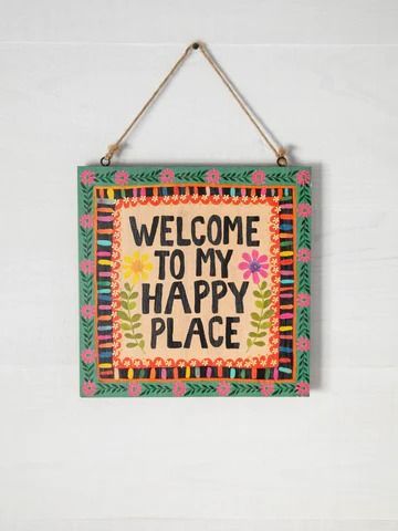 Welcome To My Happy Place Signs, Welcome Home Diy Ideas, Welcome Lippan Art, This Is My Happy Place Sign, Wooden Painting Ideas, Cute Box Painting Ideas, Painted Letters Diy, Welcome Painting, Painting On Wooden Board