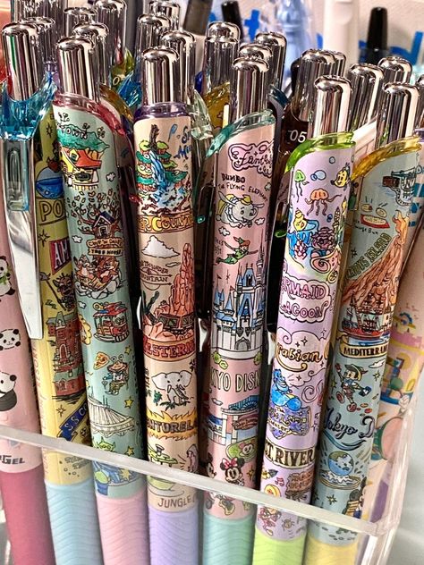 Cute Back To School Stationary, Stationary Pens, Aesthetic Pens, Stationary Obsession, Studying Stationary, Pretty School Supplies, Stationery Obsession, Cute Stationary School Supplies, Cute School Stationary