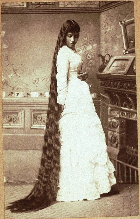 Victorian Hair, Portraits Of People, Extremely Long Hair, Victorian Hairstyles, Big Curly Hair, Super Long Hair, Victorian Women, Very Long Hair, Hair Restoration