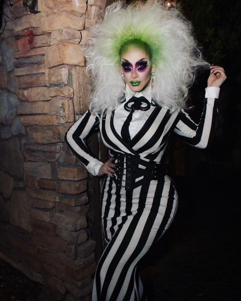 Image may contain: 1 person Beetlejuice Halloween Costume, Beetlejuice Makeup, Beetlejuice Costume, The Mask Costume, Masks Halloween, Beetlejuice Halloween, Halloween Couple, Hallowen Costume, Party Costumes