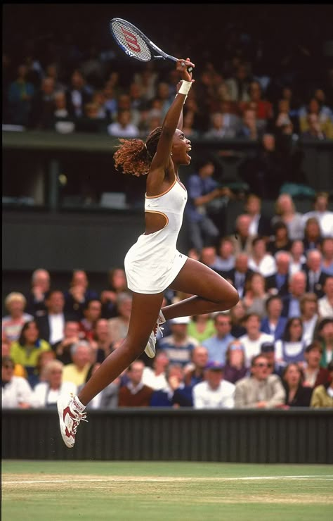 Jennifer Capriati, Serena And Venus Williams, Tennis Motivation, Tennis Fits, Venus And Serena Williams, Williams Tennis, Wimbledon Fashion, Tennis Aesthetic, Wimbledon Tennis