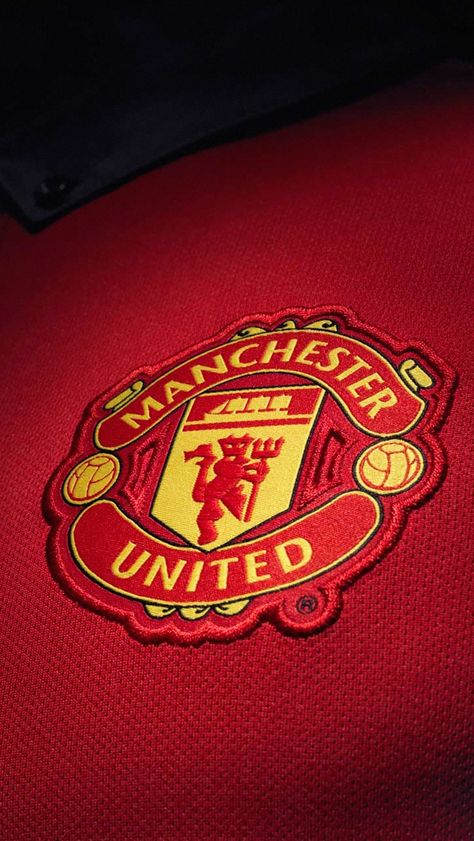 Download free HD wallpaper from above link! #Manchesterunited #football #shirt #logo #mascot #red #team Manchester United Cake, Manchester United Wallpapers Iphone, David Beckham Manchester United, Manchester United Stadium, Manchester United Shirt, Manchester United Logo, Cristiano Ronaldo Manchester, Manchester United Wallpaper, Logo Wallpaper Hd