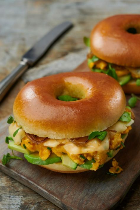 Brioche Bagels, Egg Bagel Sandwich, Egg Bagel, Bagel Toppings, Cafe Idea, Creamy Scrambled Eggs, Egg Avocado, Sriracha Mayo, Bagel Sandwich