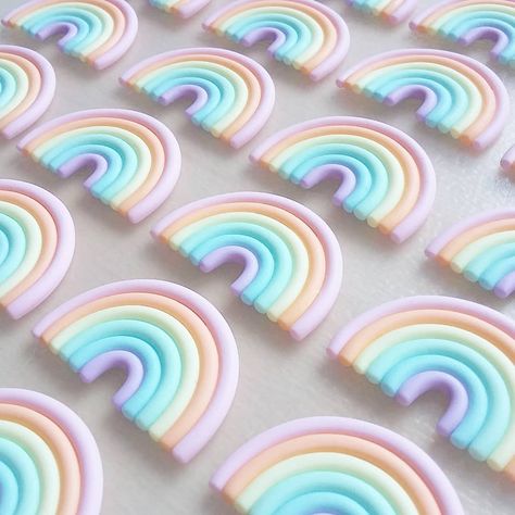 Preppy Diys, Cute Clay Art, Pastel Polymer Clay, Pin I, Cute Clay, Clay Ideas, Pastel Rainbow, Art Background, Clay Art