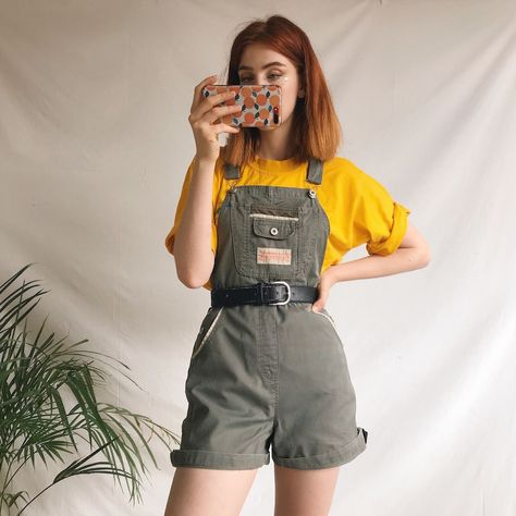 0ed9422357395a0d4879191c66f4faa2 Arthoe Outfit, Art Mom Aesthetic Outfit, Vintage Summer Outfits, Summer Outfits Ideas, Colorful Outfits, Artist Outfit, Wardrobe Tips, Outfits Chic, Nice Style